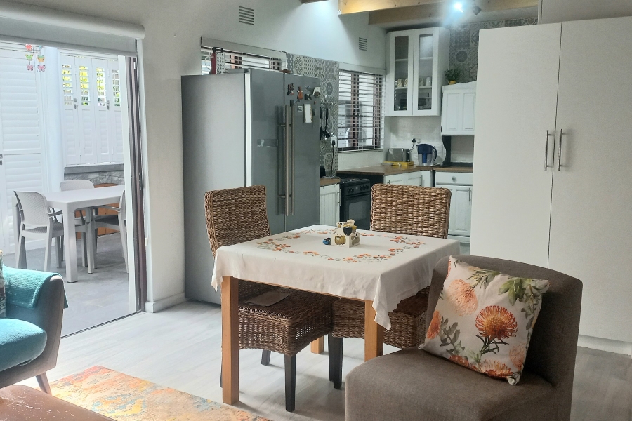 5 Bedroom Property for Sale in Kingfisher Creek Western Cape